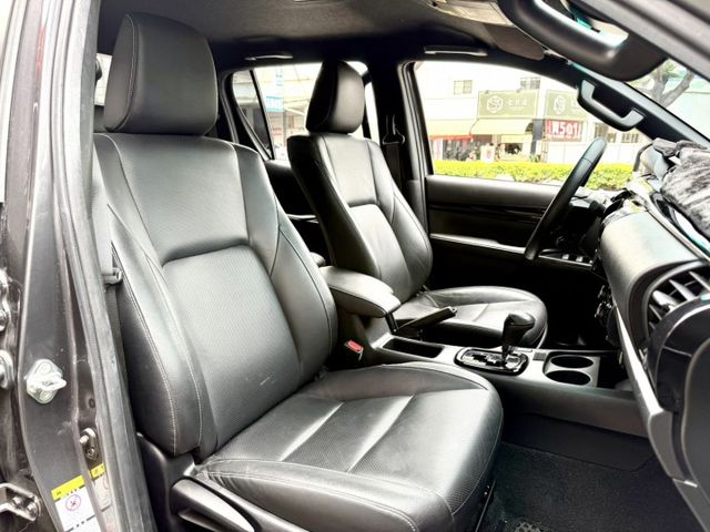 4WD/環景系統/免鑰匙系統/ACC/定速/車道偏離系統/AT胎/加裝置放架車身舉高211公分  第4張相片