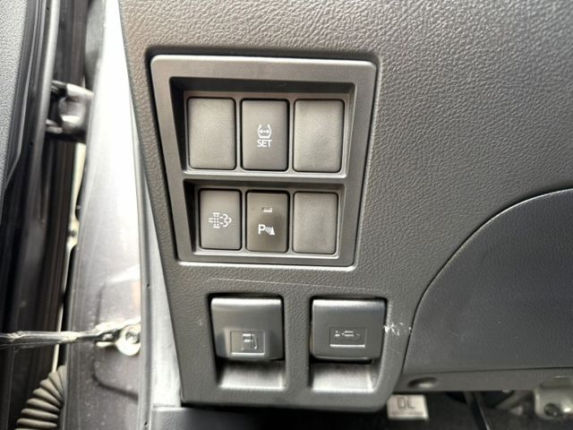 4WD/環景系統/免鑰匙系統/ACC/定速/車道偏離系統/AT胎/加裝置放架車身舉高211公分  第11張相片