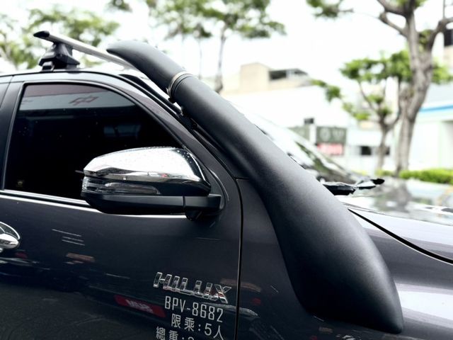 4WD/環景系統/免鑰匙系統/ACC/定速/車道偏離系統/AT胎/加裝置放架車身舉高211公分  第18張相片