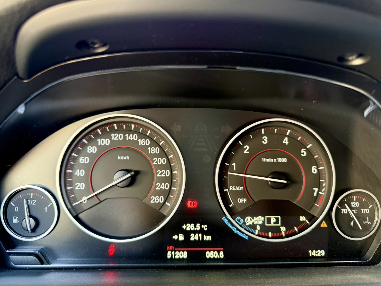 安全駕駛輔助系統/免鑰匙啟動/倒車影像/電動後尾門/M款空力套件/盲點偵測系統/雙前座跑車電動座椅含記憶模式  第8張相片