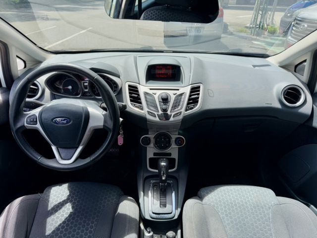 經濟實惠優質代步車~里程保證/實車實價/可全額貸  第3張相片