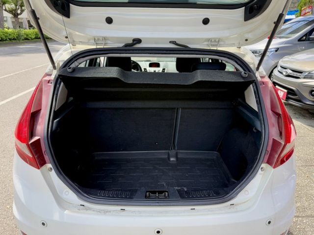 經濟實惠優質代步車~里程保證/實車實價/可全額貸  第14張相片