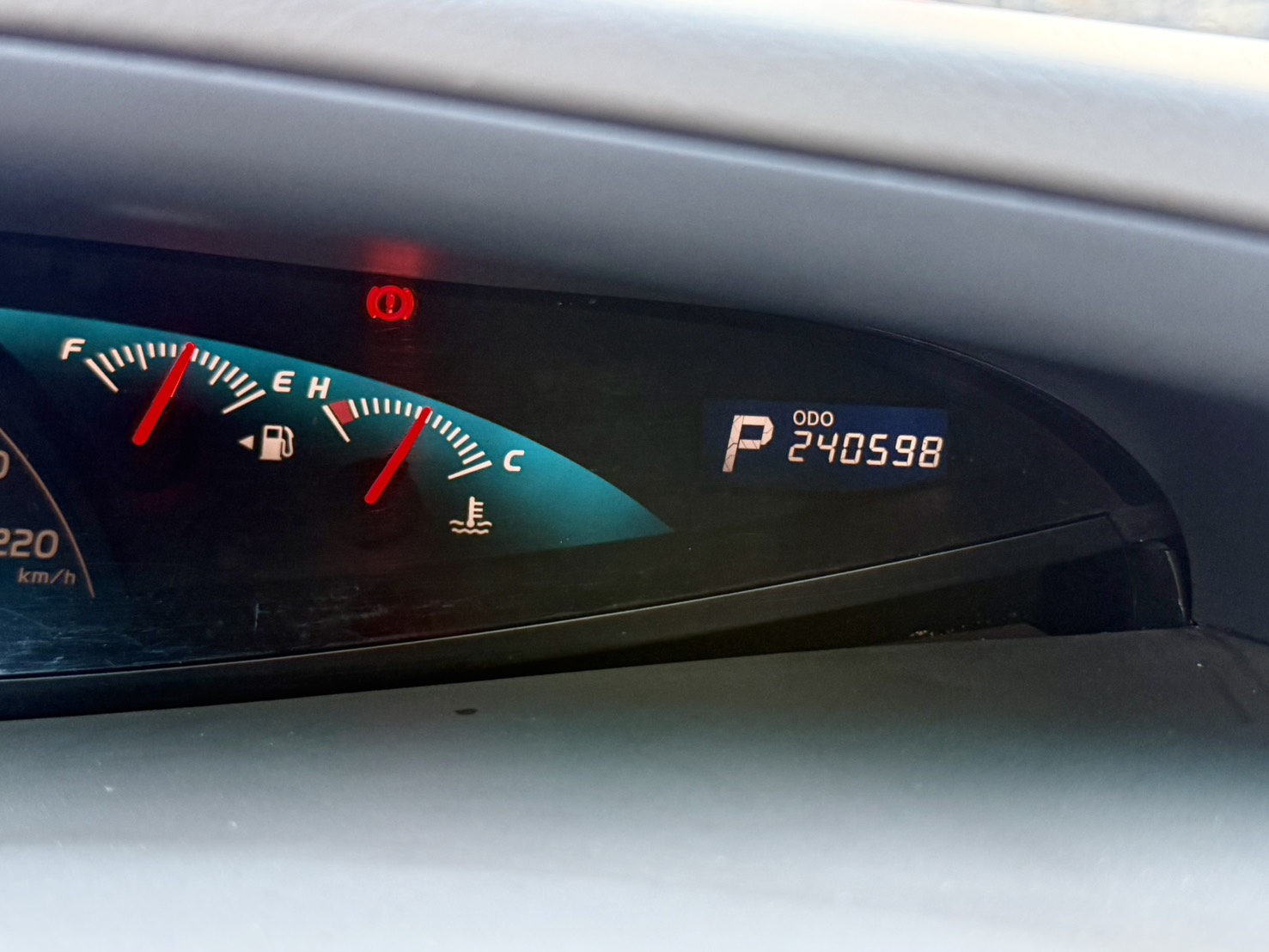 一手車/電動側滑門/雙天窗/三區恆溫空調, 空間寬敞兼具實用與舒適!  第10張相片