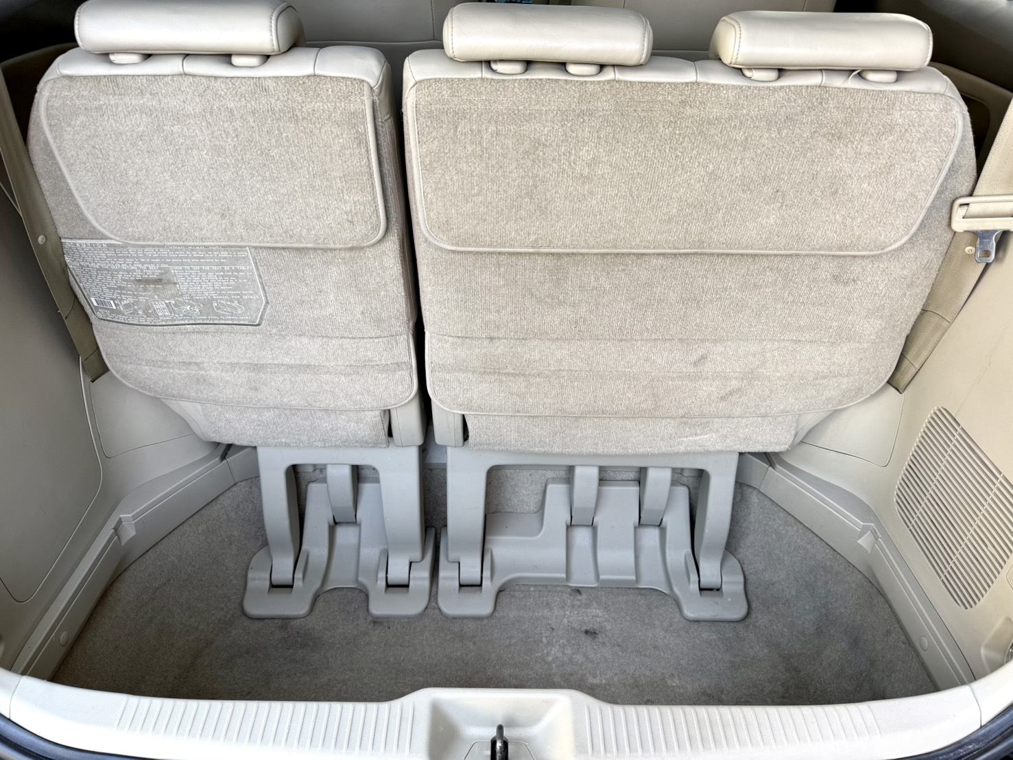 一手車/電動側滑門/雙天窗/三區恆溫空調, 空間寬敞兼具實用與舒適!  第20張相片