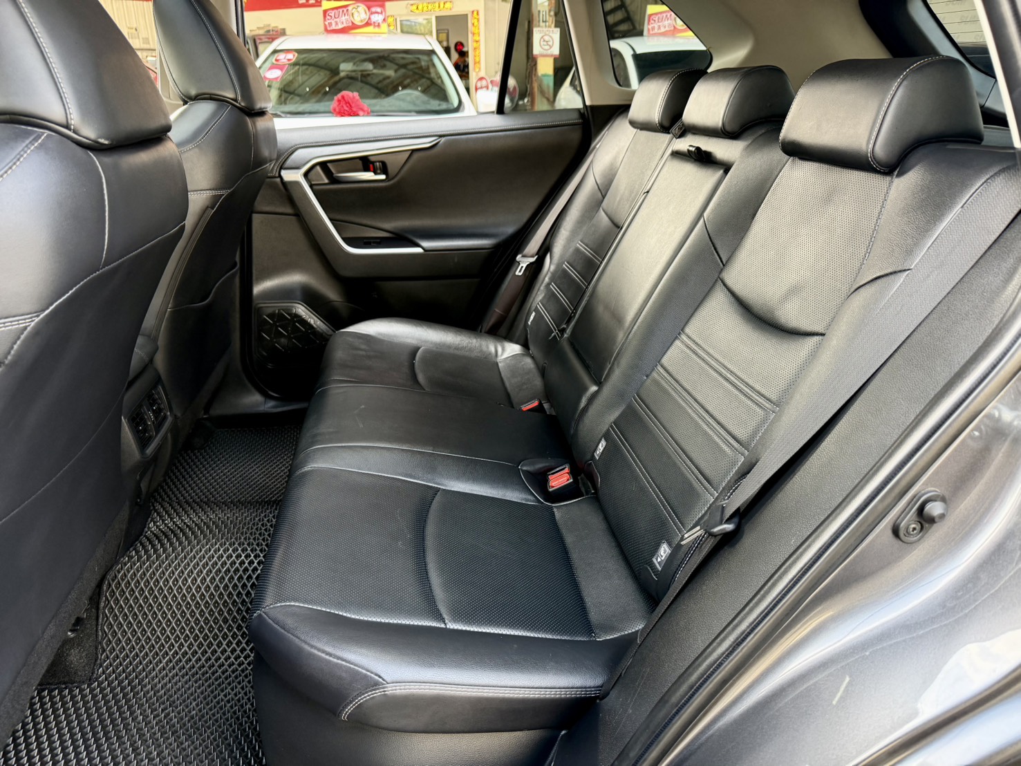 油電旗艦版4WD/360環景/ ACC跟車/車道偏移/全景天窗/ IKEY摸門解鎖/ 駕駛座電動椅/電動尾門  第5張相片