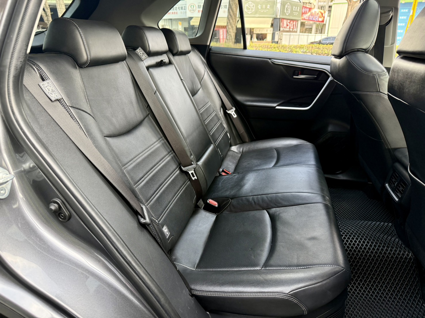 油電旗艦版4WD/360環景/ ACC跟車/車道偏移/全景天窗/ IKEY摸門解鎖/ 駕駛座電動椅/電動尾門  第6張相片