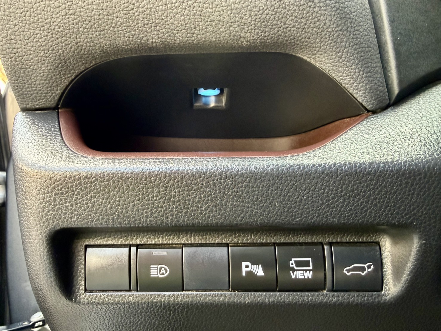 油電旗艦版4WD/360環景/ ACC跟車/車道偏移/全景天窗/ IKEY摸門解鎖/ 駕駛座電動椅/電動尾門  第12張相片