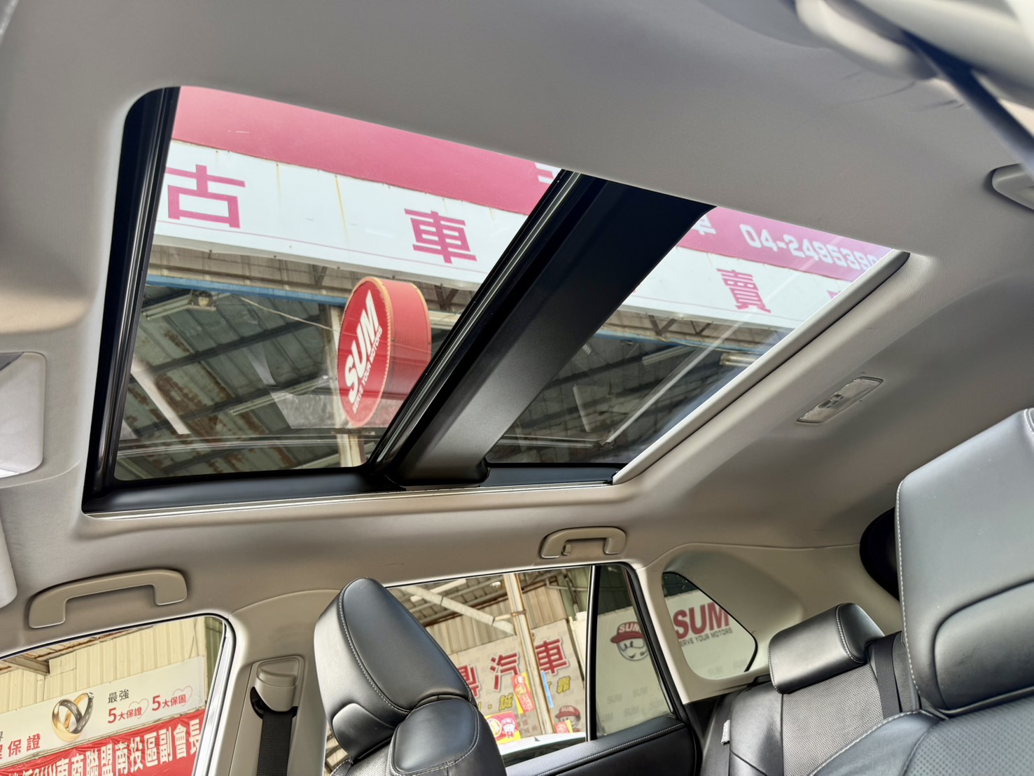 油電旗艦版4WD/360環景/ ACC跟車/車道偏移/全景天窗/ IKEY摸門解鎖/ 駕駛座電動椅/電動尾門  第14張相片