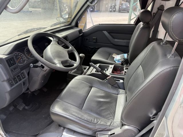 一手手排車/1.9萬低里程/有後座出風口/適合生意人 需要貨運工具的老闆、攤販!  第2張相片