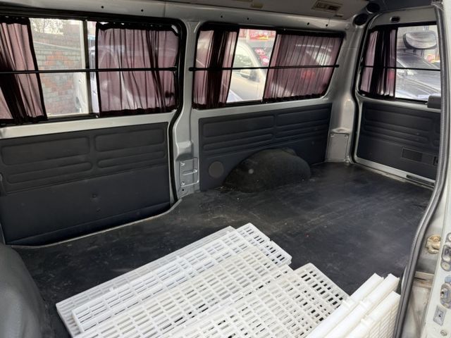 一手手排車/1.9萬低里程/有後座出風口/適合生意人 需要貨運工具的老闆、攤販!  第3張相片