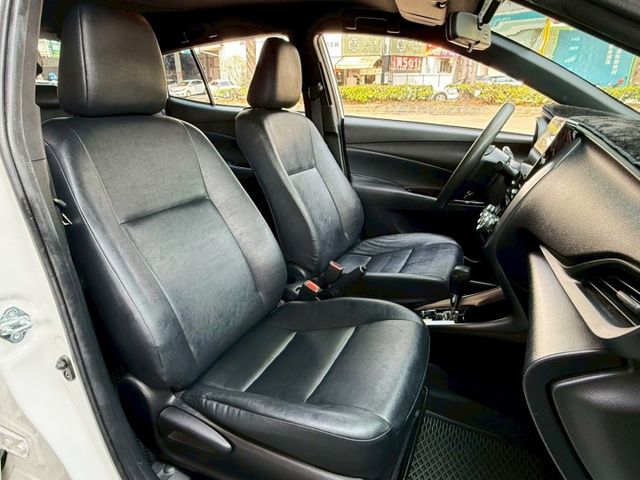 頂級~影音~倒車顯影~定速~多功能方向盤~循跡防滑~5安全氣囊~里程保證實跑9萬公里  第7張相片