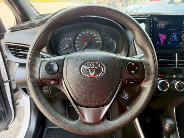 頂級~影音~倒車顯影~定速~多功能方向盤~循跡防滑~5安全氣囊~里程保證實跑9萬公里  第12張相片