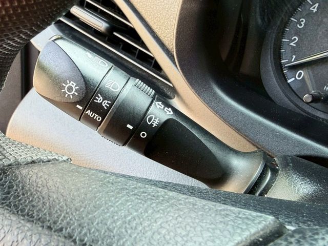 頂級~影音~倒車顯影~定速~多功能方向盤~循跡防滑~5安全氣囊~里程保證實跑9萬公里  第13張相片