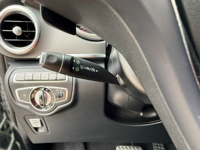 頂級八人座~電動側滑門~電動尾門~感應頭燈~定速~多功能方向盤~倒車顯影~里程保證實跑8萬公里  第13張相片