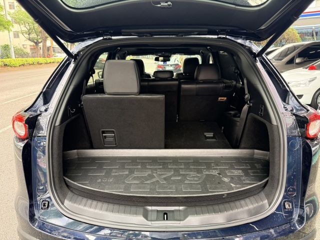 頂級款新車171萬~七人座~360度環景~記憶電動椅~定速~盲點~車道偏移~天窗~循跡防滑~配備超滿  第6張相片