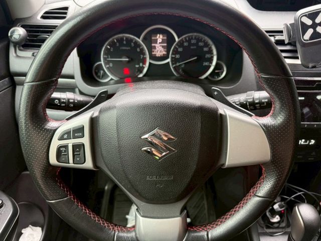 日系進口~SPORT版~I-KEY~HID頭燈~循跡防滑~換檔快撥~電折~恆溫~里程保證實跑17萬  第6張相片