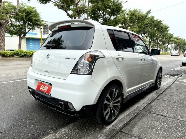 超低里程保證僅跑12萬~漂亮T3包~加裝360度環景顯影~方向盤音控~恆溫~電折後視鏡  第3張相片