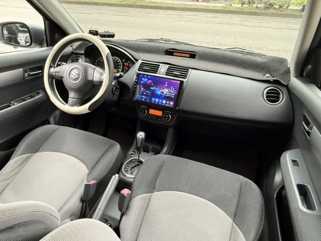 超低里程保證僅跑12萬~漂亮T3包~加裝360度環景顯影~方向盤音控~恆溫~電折後視鏡  第6張相片