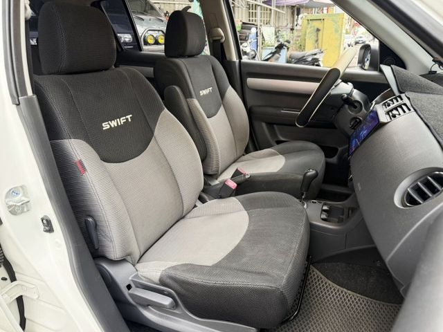 超低里程保證僅跑12萬~漂亮T3包~加裝360度環景顯影~方向盤音控~恆溫~電折後視鏡  第7張相片