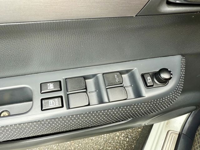 超低里程保證僅跑12萬~漂亮T3包~加裝360度環景顯影~方向盤音控~恆溫~電折後視鏡  第12張相片