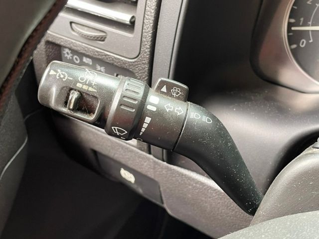 H3全台唯一手排檔一手車實跑3萬公里~4WD~天窗~感應頭燈~定速~循跡防滑~胎壓偵測~超低利率  第11張相片
