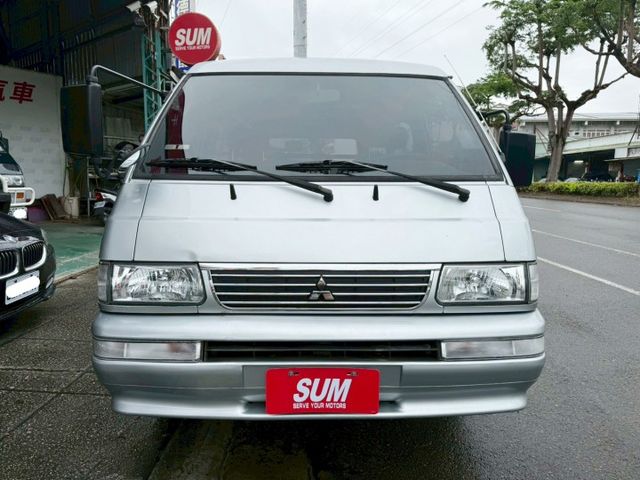 一手車~手排~貨車牌~超低里程僅跑〝1萬9千〞公里~內裝超級美~車況超棒~  第2張相片