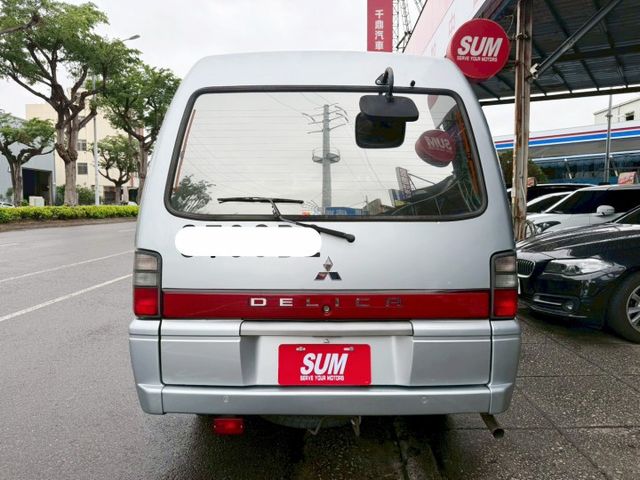一手車~手排~貨車牌~超低里程僅跑〝1萬9千〞公里~內裝超級美~車況超棒~  第4張相片