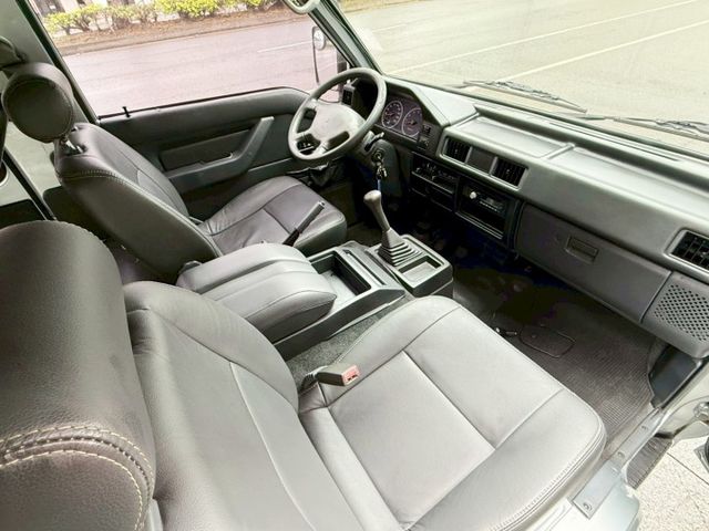 一手車~手排~貨車牌~超低里程僅跑〝1萬9千〞公里~內裝超級美~車況超棒~  第8張相片
