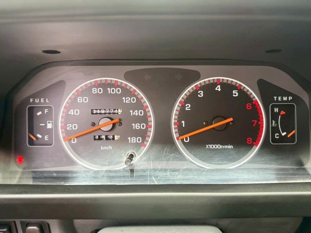 一手車~手排~貨車牌~超低里程僅跑〝1萬9千〞公里~內裝超級美~車況超棒~  第10張相片