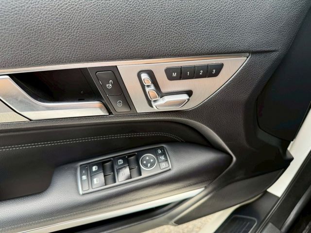 E250 coupe/全景天窗/電動椅/多功能方向盤/換檔快撥/定速/卡鉗/11顆安全氣囊/LED頭燈  第12張相片