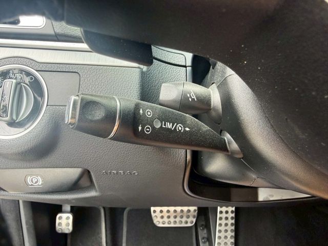 E250 coupe/全景天窗/電動椅/多功能方向盤/換檔快撥/定速/卡鉗/11顆安全氣囊/LED頭燈  第14張相片
