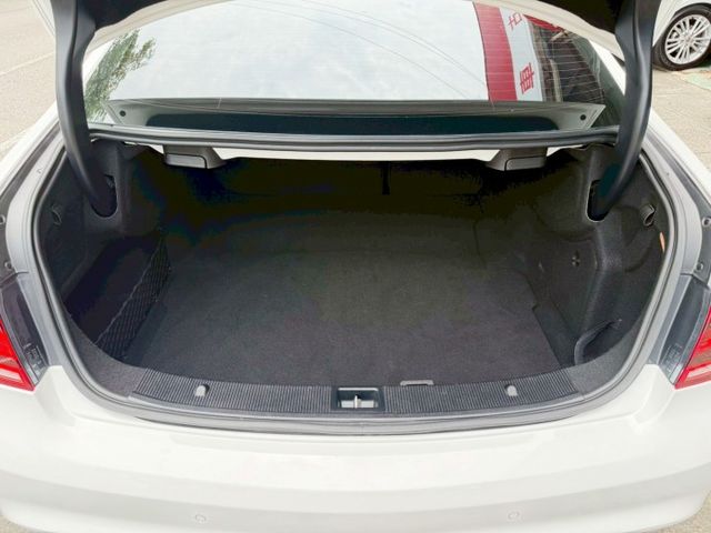 E250 coupe/全景天窗/電動椅/多功能方向盤/換檔快撥/定速/卡鉗/11顆安全氣囊/LED頭燈  第19張相片