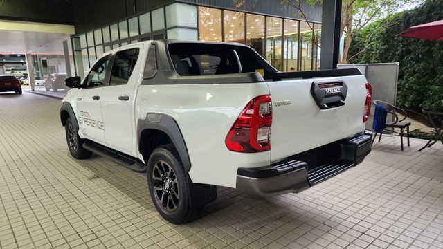 HILUX 2.8  第4張相片
