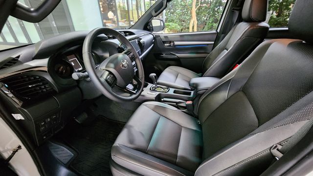 HILUX 2.8  第7張相片