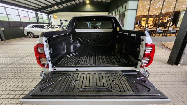 HILUX 2.8  第9張相片