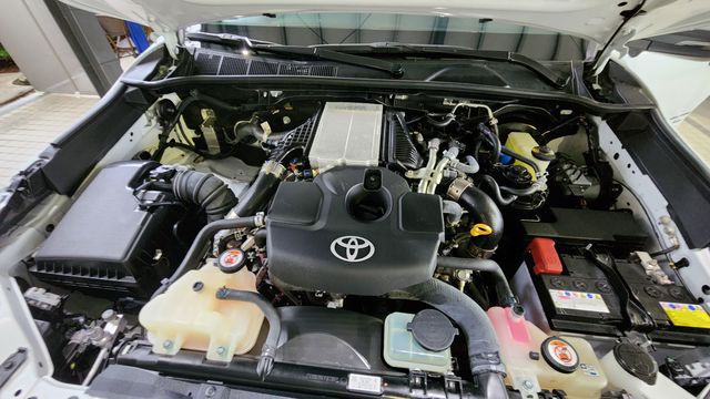 HILUX 2.8  第10張相片