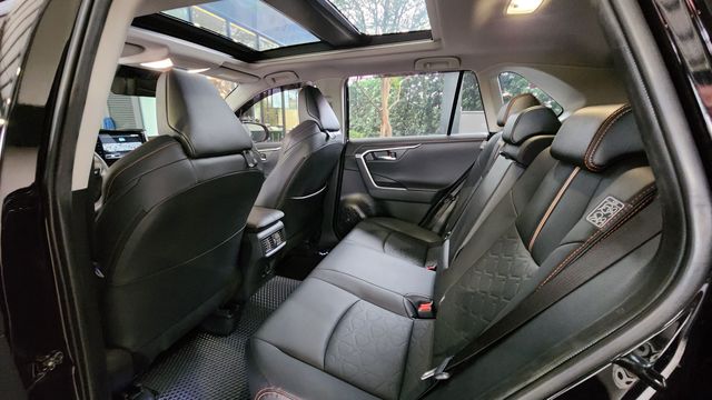 RAV4 2.0  第8張相片