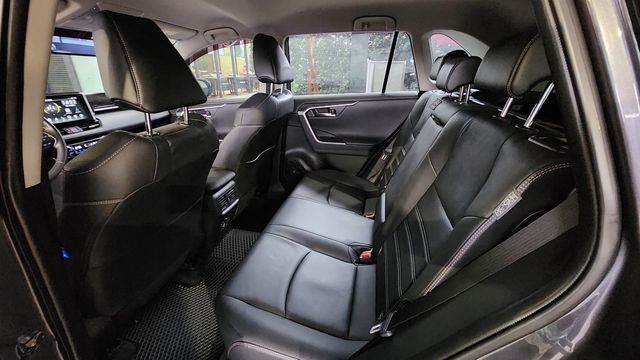 RAV4 2.0  第8張相片