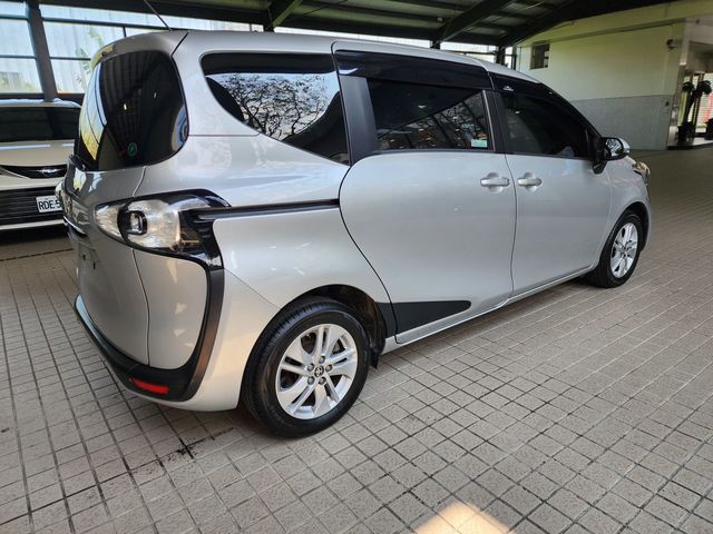 SIENTA 1.8  第3張相片