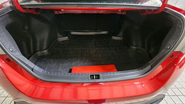 ALTIS 1.8  第9張相片