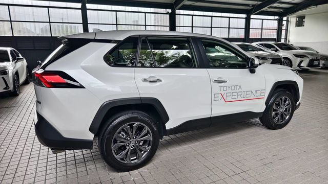 RAV4 2.0  第6張相片