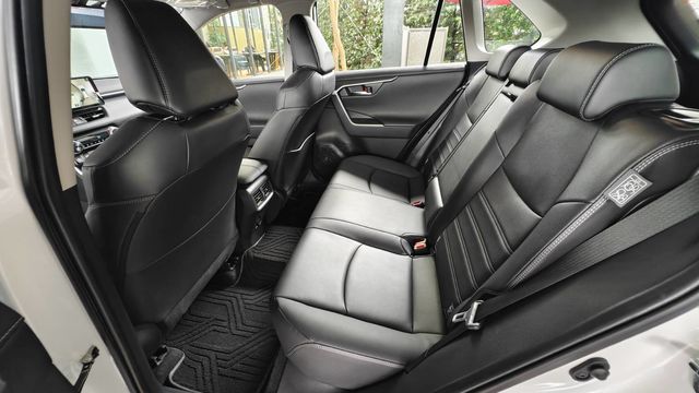 RAV4 2.0  第8張相片