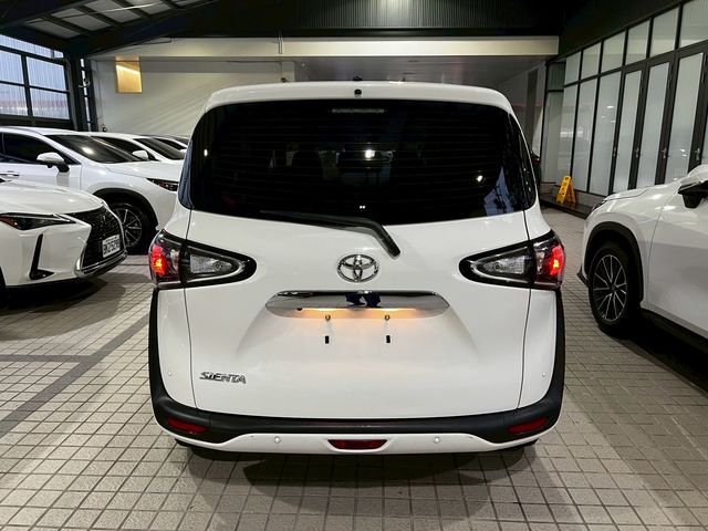 SIENTA 1.8  第7張相片