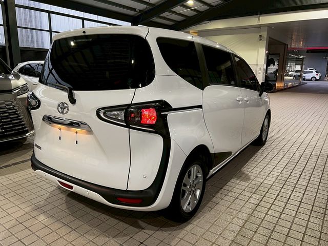 SIENTA 1.8  第8張相片