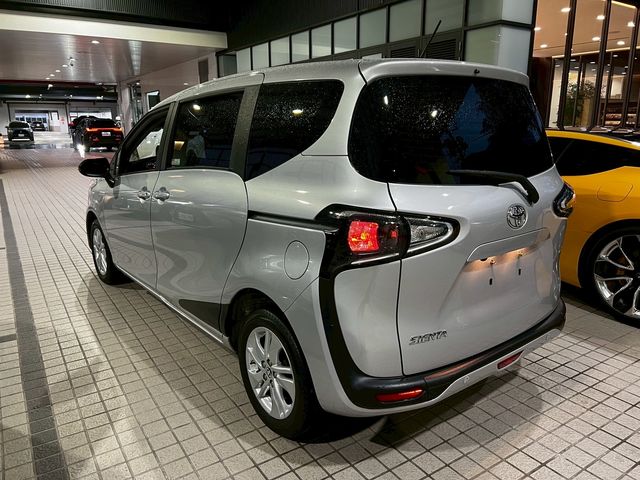 SIENTA 1.8  第6張相片