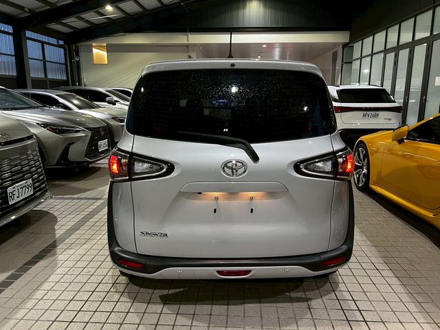 SIENTA 1.8  第7張相片