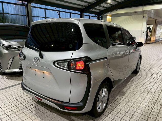 SIENTA 1.8  第8張相片