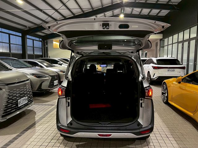 SIENTA 1.8  第9張相片