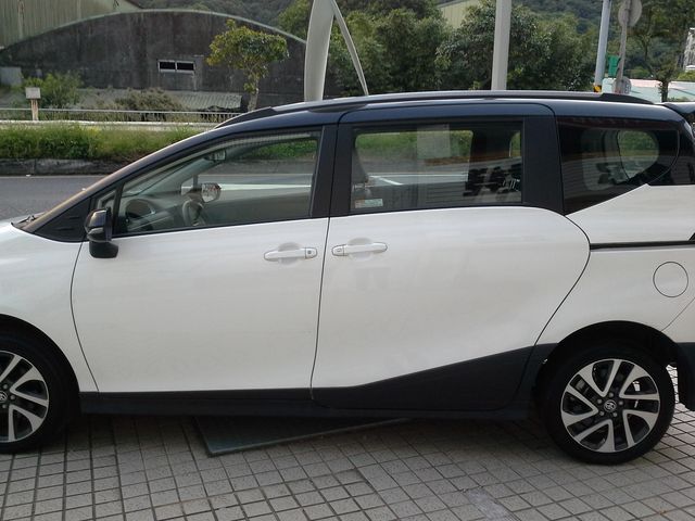 SIENTA 1.8  第5張相片