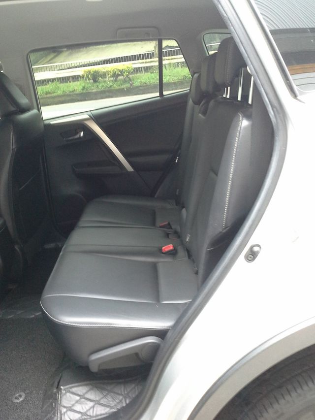 RAV4 2.0  第7張相片
